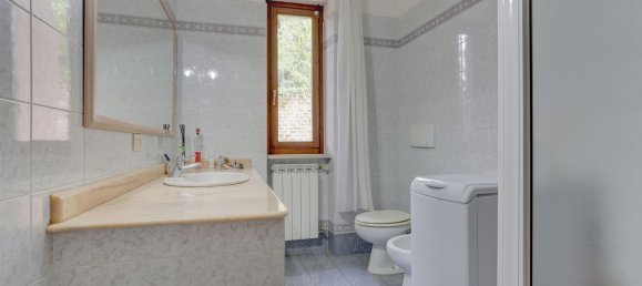 6 rooms Villa in Rignano Flaminio, Italy No. 10611 12