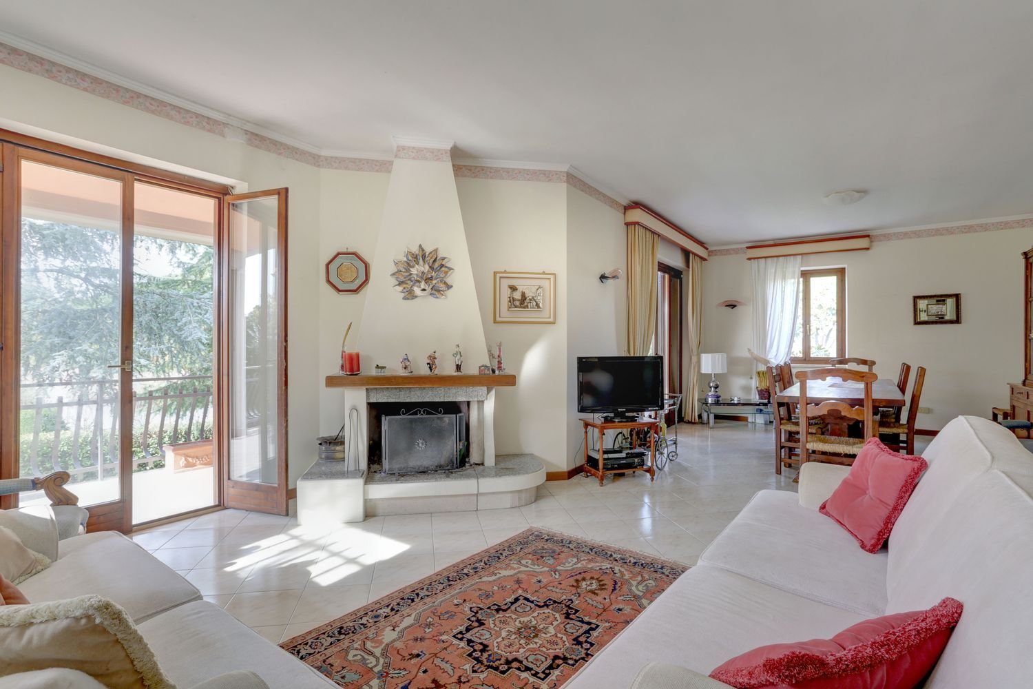6 rooms Villa in Rignano Flaminio, Italy No. 10611