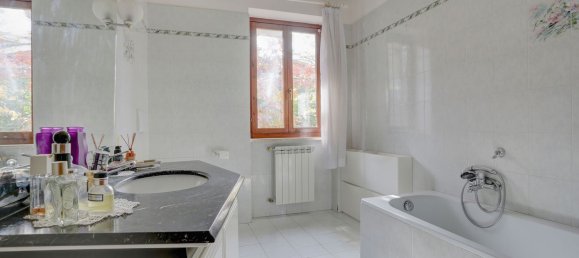6 rooms Villa in Rignano Flaminio, Italy No. 10611 11