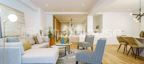 Apartamento de 4 dormitorios en Madrid, Spain No. 110055 3