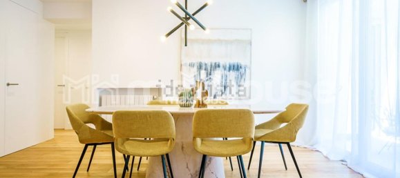 Apartamento de 4 dormitorios en Madrid, Spain No. 110055 4