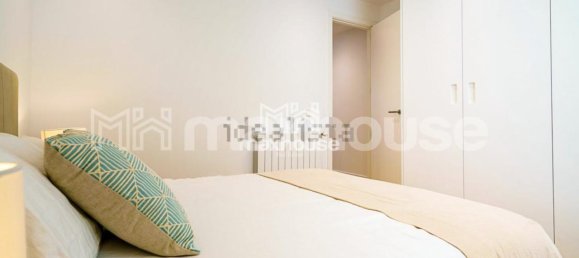 Apartamento de 4 dormitorios en Madrid, Spain No. 110055 11