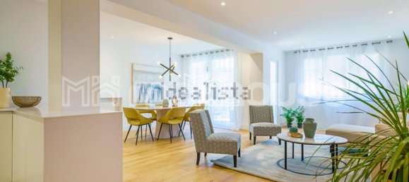 Apartamento de 4 dormitorios en Madrid, Spain No. 110055 2