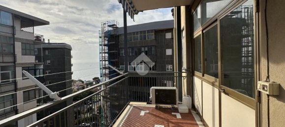 Квартира с 3 комнатами в Катания, Италия № 234242 10