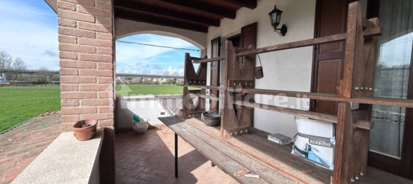 4 bedrooms Apartment in Boretto, Italy No. 101788 5