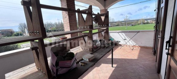 4 bedrooms Apartment in Boretto, Italy No. 101788 4