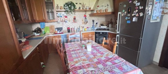 4 bedrooms Apartment in Boretto, Italy No. 101788 9