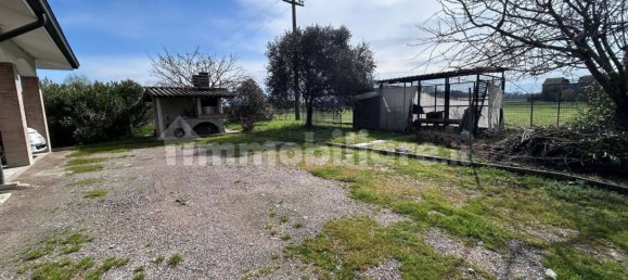 4 bedrooms Apartment in Boretto, Italy No. 101788 21