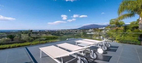 5 bedrooms Villa in Malaga, Spain No. 121005 8
