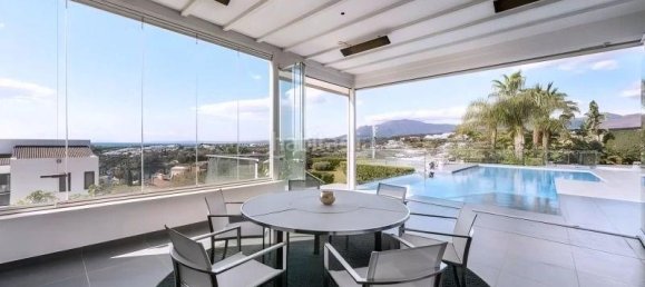 5 bedrooms Villa in Malaga, Spain No. 121005 7