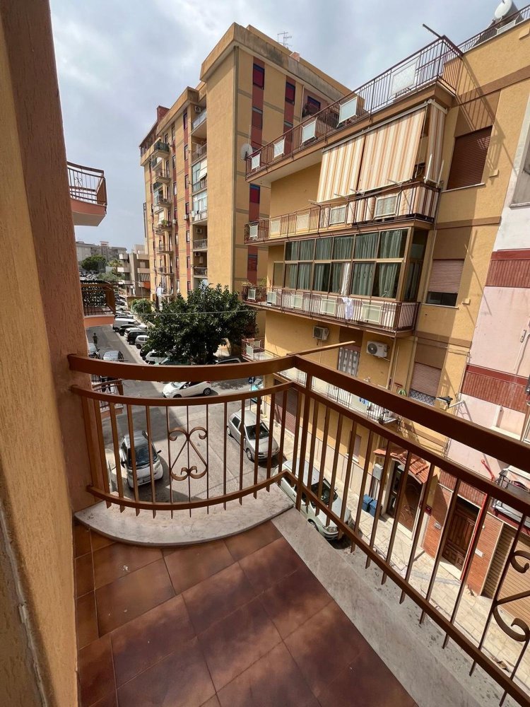 5 bedrooms Apartment in Bagheria, Italy No. 319338