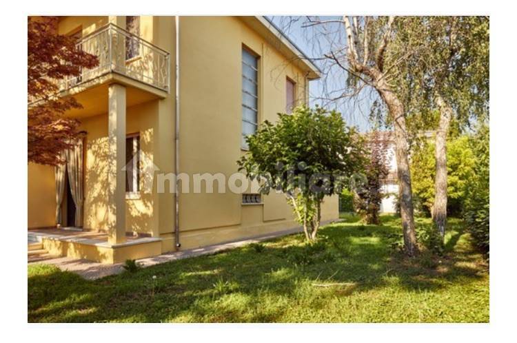 3 غرف نوم فيلا في Suzzara, Italy رقم 251026