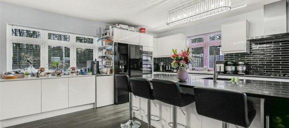 5 bedrooms House in Brookmans Park, United Kingdom No. 6536 7