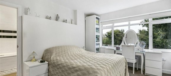 5 bedrooms House in Brookmans Park, United Kingdom No. 6536 14