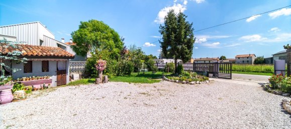 8 rooms House in Udine, Italy No. 292873 5