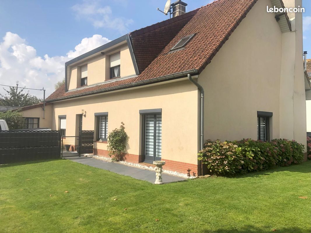 5 bedrooms House in Preures, France No. 233546