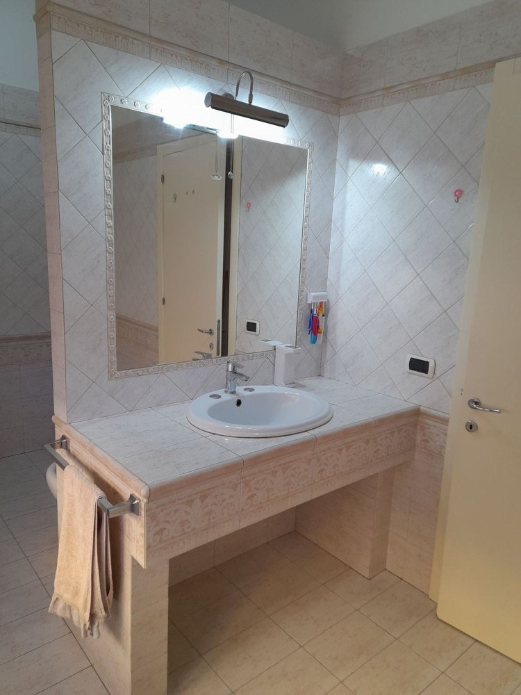 Вилла с 10 комнатами в Порто Сант Эльпидио, Италия № 256785