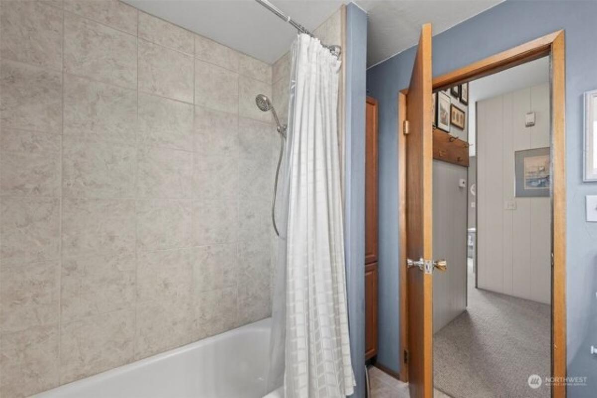 2 bedrooms House in Hansville, USA No. 405698