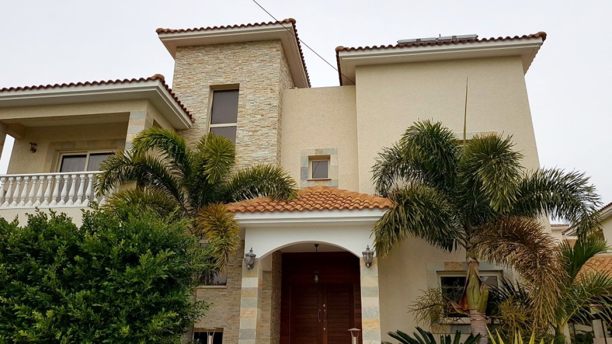 4 bedrooms Villa in Limassol, Cyprus No. 12570