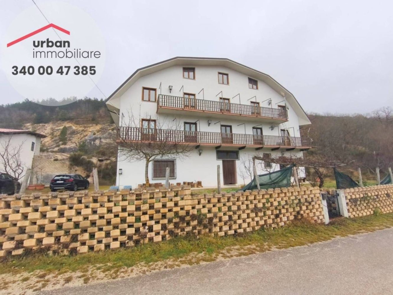 3 bedrooms House in Montereale, Italy No. 264362