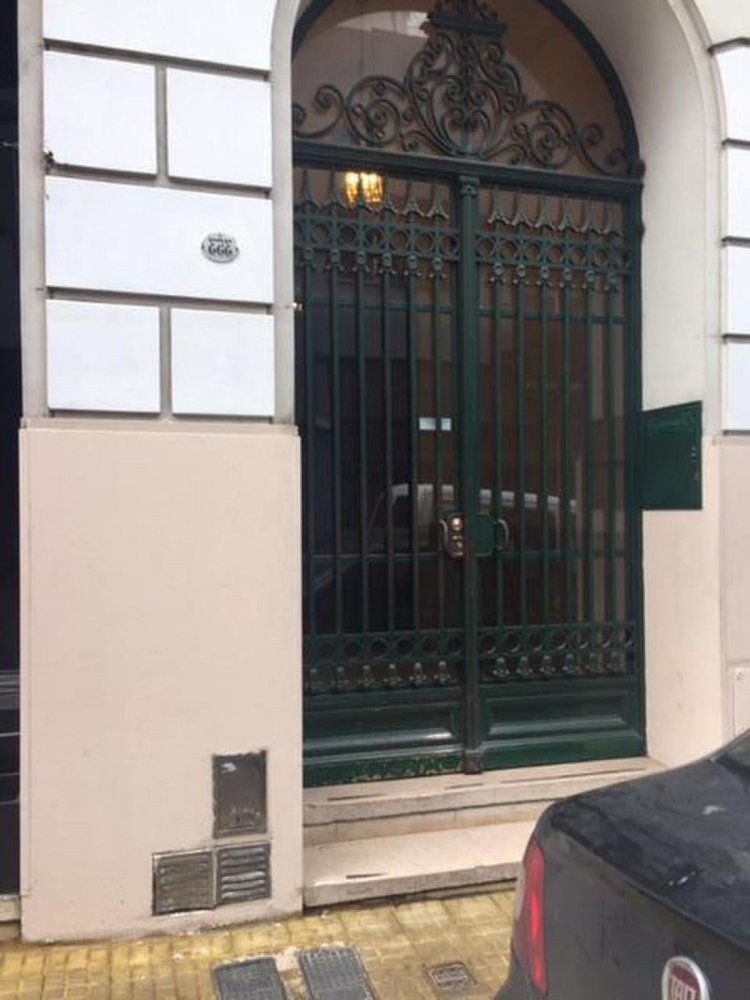 89m² Office in Buenos Aires, Argentina No. 105294