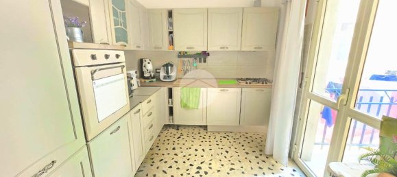 2 Schlafzimmer Wohnung in Torre del Greco, Italy, Nr. 310047 11