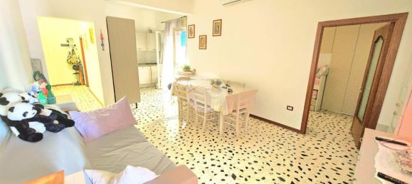 2 Schlafzimmer Wohnung in Torre del Greco, Italy, Nr. 310047 5