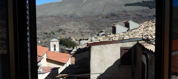 6 rooms House in Ortona dei Marsi, Italy No. 256928 17