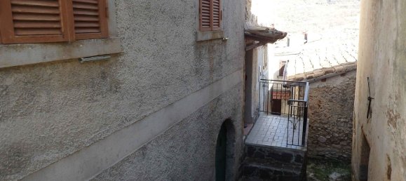 6 rooms House in Ortona dei Marsi, Italy No. 256928 12