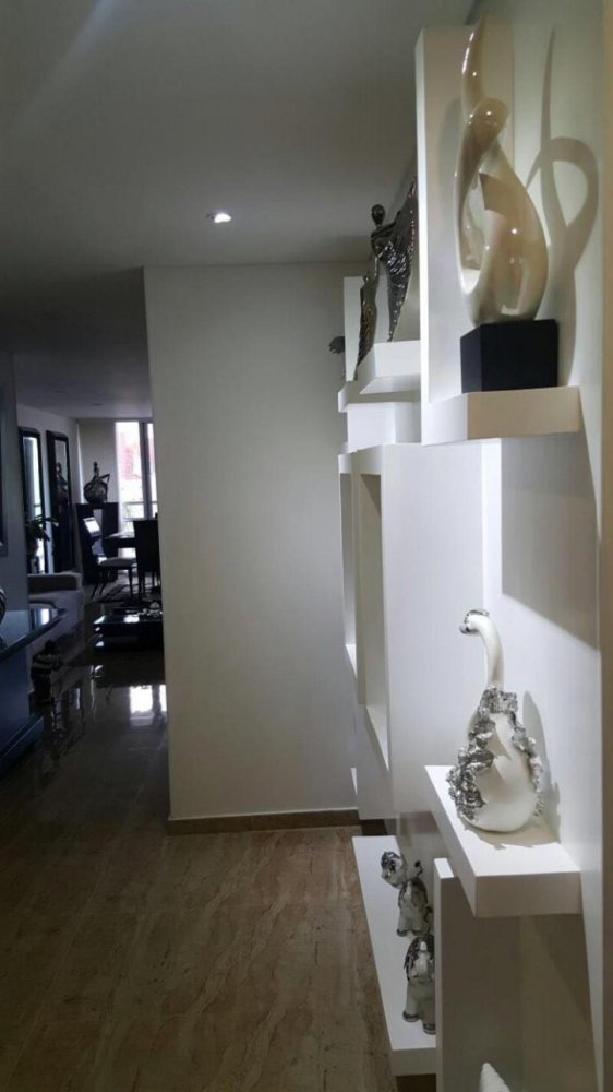 Casa de 6 dormitorios en Bogotá, Colombia No. 14314