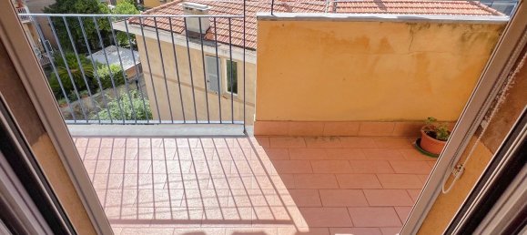 3 rooms Apartment in Savona, Italy No. 305481 3