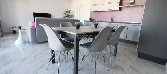 2 bedrooms Apartment in Pembroke, Malta No. 6890 2