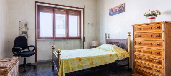 4 rooms Apartment in Rome, Italy No. 181921 9