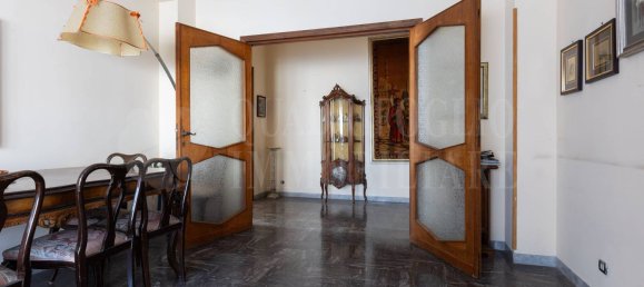 4 rooms Apartment in Rome, Italy No. 181921 2