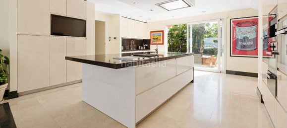 8 bedrooms Villa in Estepona, Spain No. 55355 8