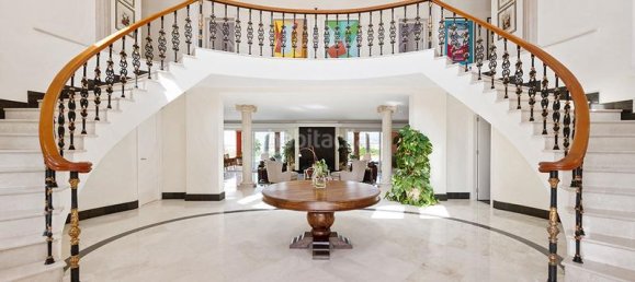 8 bedrooms Villa in Estepona, Spain No. 55355 4