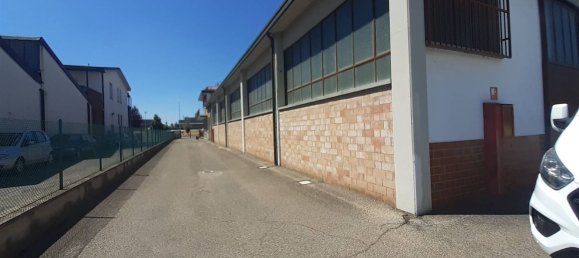 Armazém de 2 divisões em Calderara di Reno, Italy N.º 70848 9