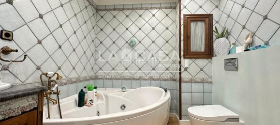 4 bedrooms Apartment in Santa Coloma de Gramenet, Spain No. 161157 34