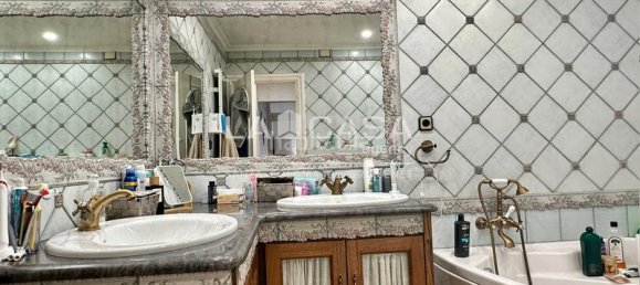 4 bedrooms Apartment in Santa Coloma de Gramenet, Spain No. 161157 18