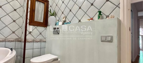 4 bedrooms Apartment in Santa Coloma de Gramenet, Spain No. 161157 4