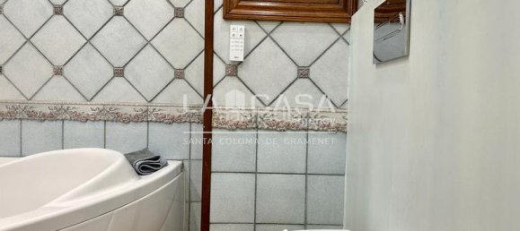 4 bedrooms Apartment in Santa Coloma de Gramenet, Spain No. 161157 17