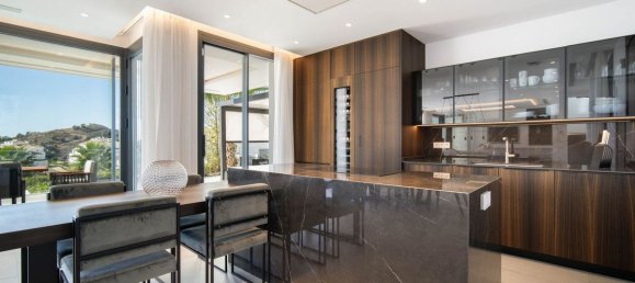 4 bedrooms Villa in Marbella, Spain No. 55980 32