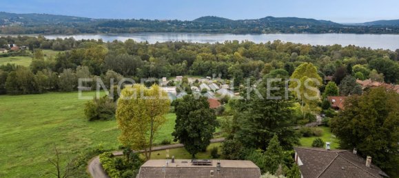 20 rooms Villa in Varese, Italy No. 64936 3