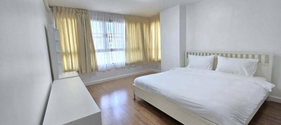 Кондоминиум  с 2 спальнями в Ваттхана, Таиланд № 72615 2