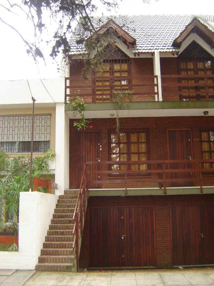 Дом с 4 спальнями в Мар-дель-Плата, Аргентина № 81280