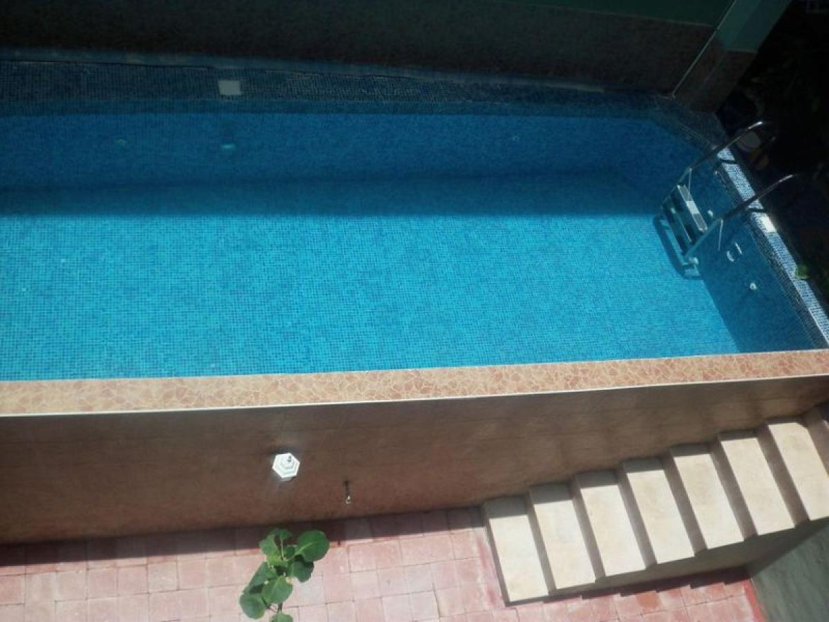 220m² Building in Solidaridad, Mexico No. 202320