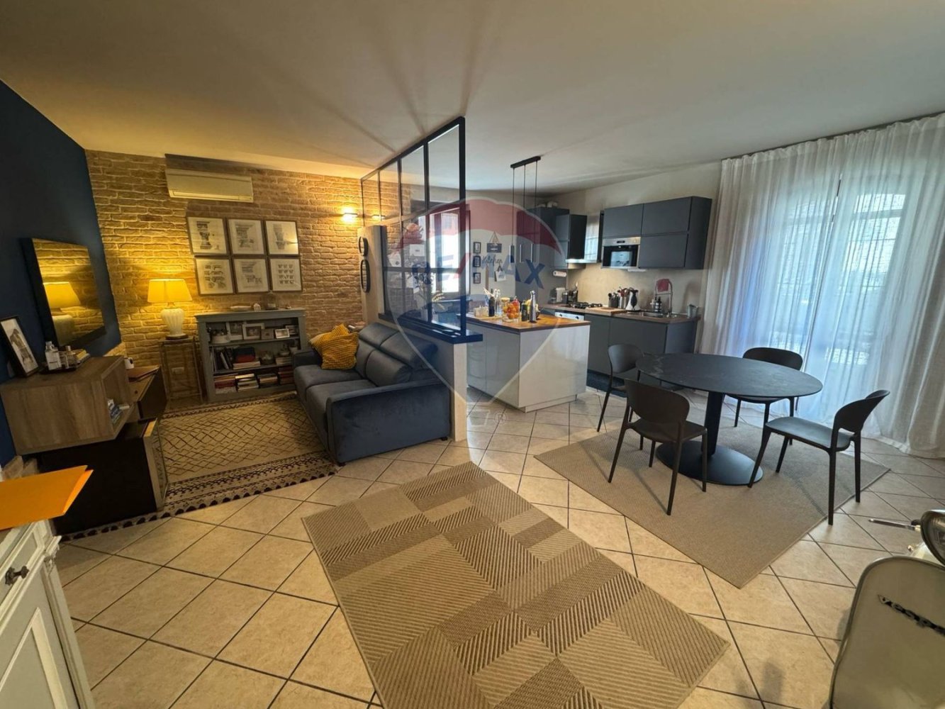 3 rooms Apartment in Pavia, Italy No. 5536