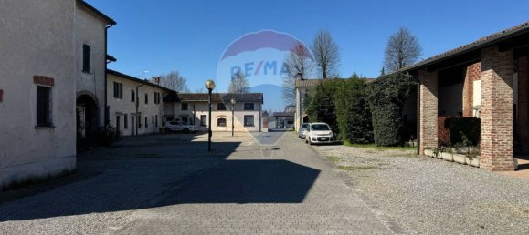 3 rooms Apartment in Pavia, Italy No. 5536 19