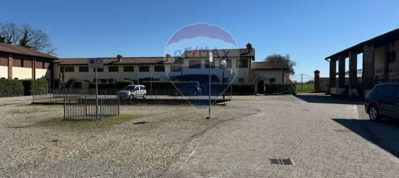 3 rooms Apartment in Pavia, Italy No. 5536 20