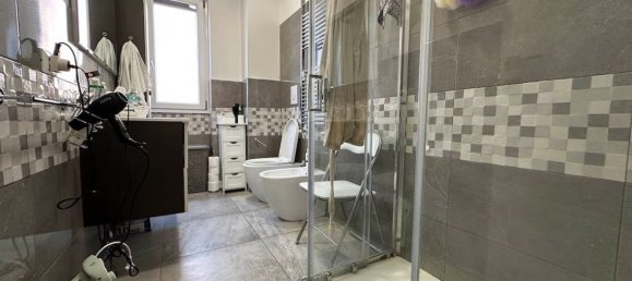 2-salle Appartement à Senago, Italy No. 4593 6